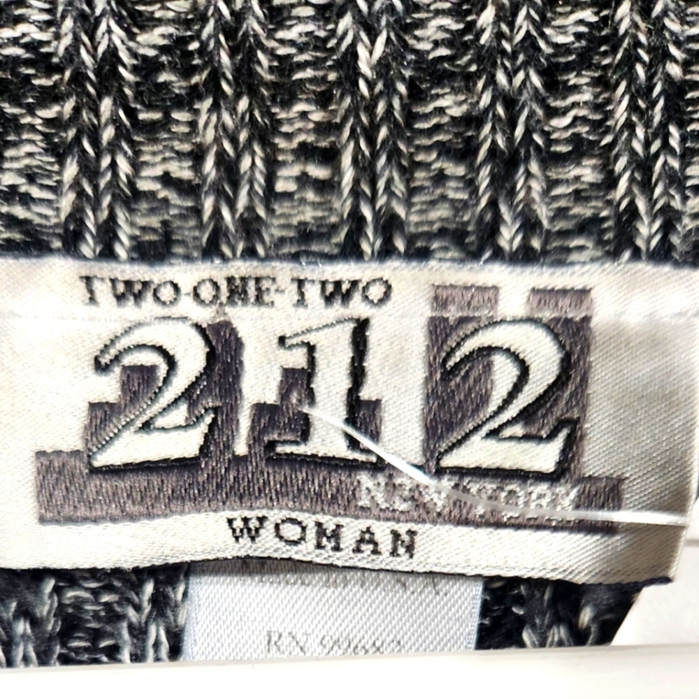 212 New York Bell Sleeve Sweater Size 26/28 - Picture 5 of 6
